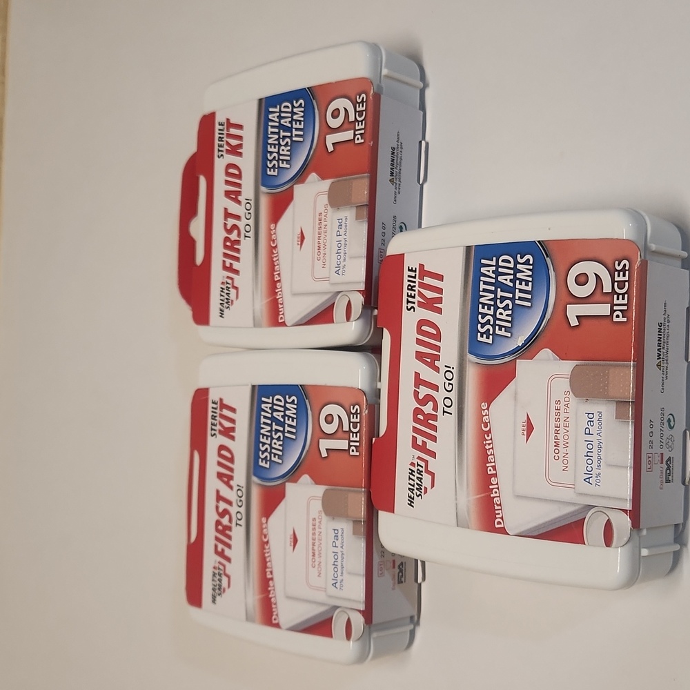 🆕️FIRST AID KIT TO GO LOT(3)